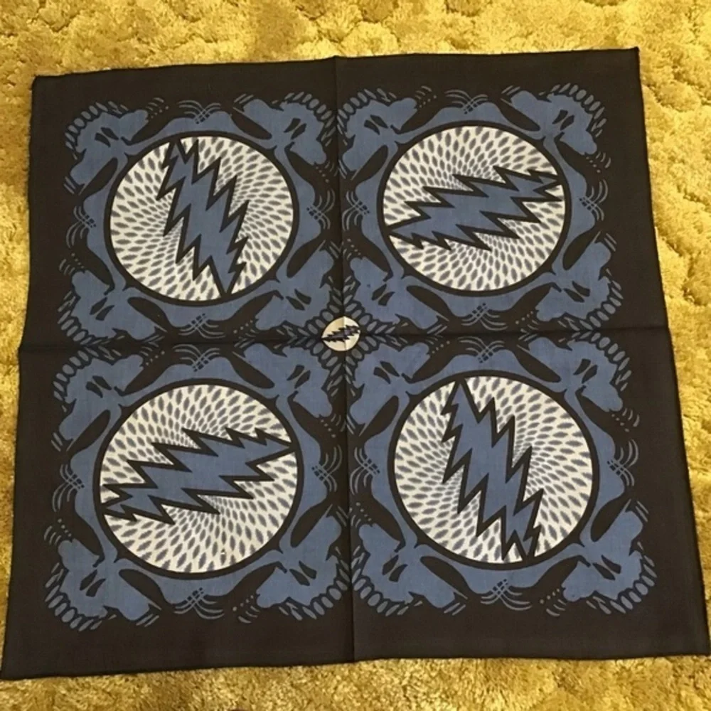 Blue steal your face bandana NWT